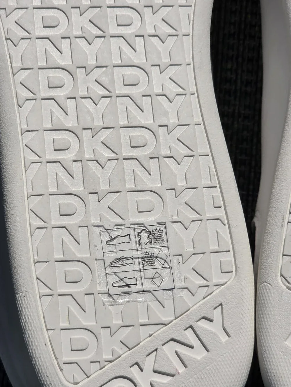 DKNY Seacliff Women's Sneakers Size 11 White Leather Rhinestone Low Top Shoes